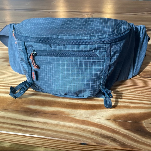 REI Other - REI NWOT Trail 5 Waistpack in Odyssey Gray